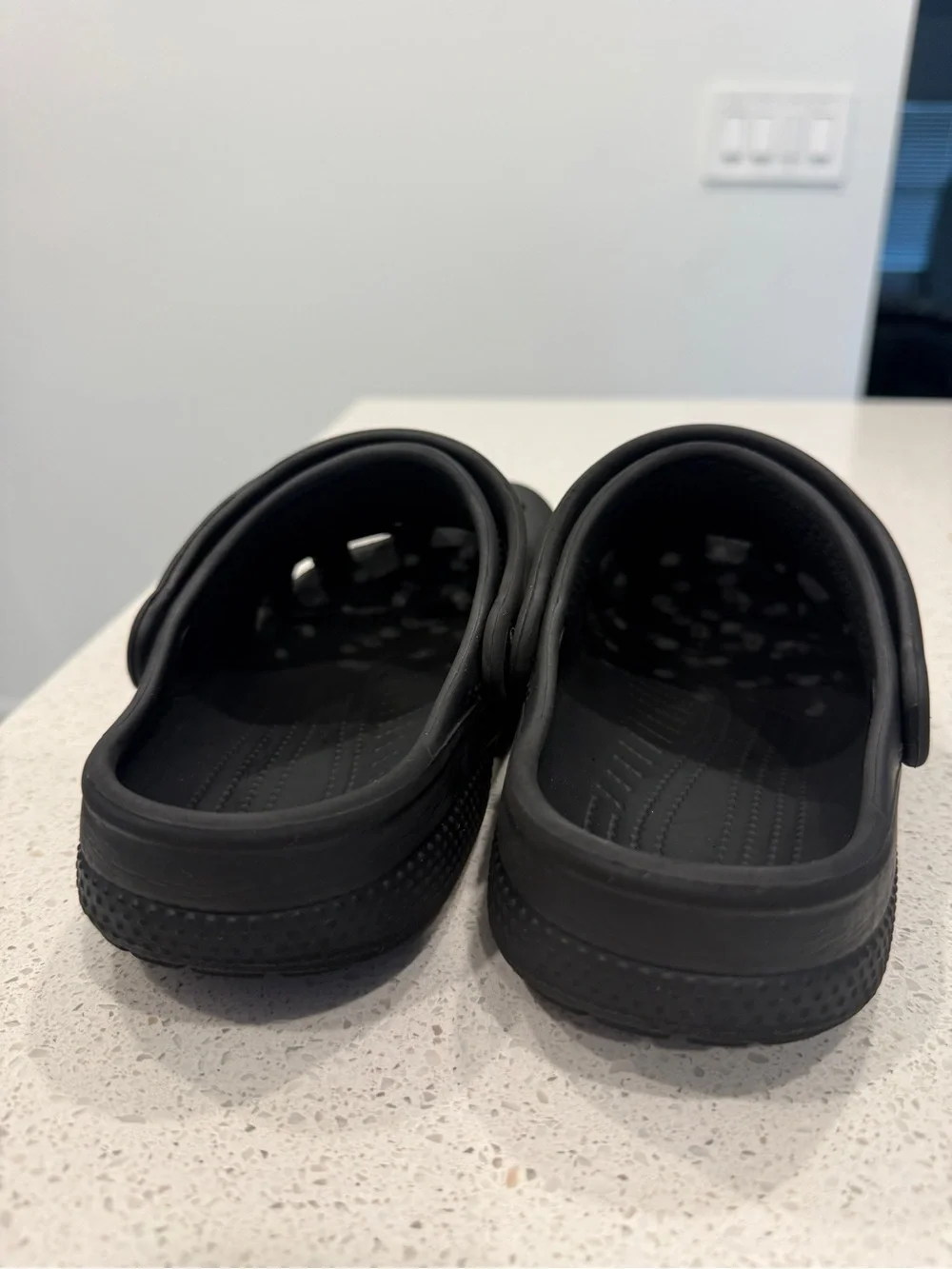 CROCS black size
